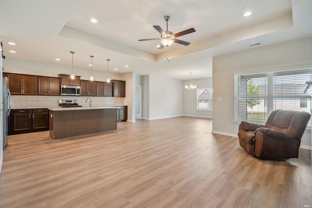 1816 SOUTHRIDGE Drive, Frankfort, IN 46041