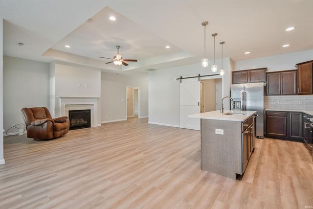 1816 SOUTHRIDGE Drive, Frankfort, IN 46041