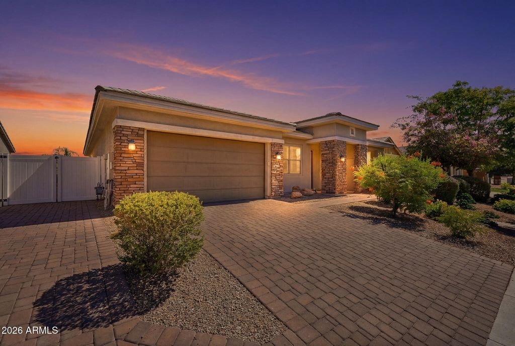 2522 E PLEASANT Lane, Phoenix, AZ 85042 — exterior