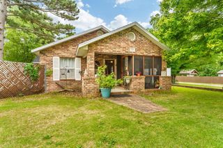 2735 E Wyman Road, Fayetteville, AR 72701
