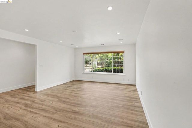 5545 Southbrook Dr, Clayton, CA 94517
