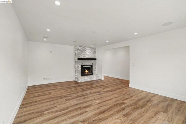 5545 Southbrook Dr, Clayton, CA 94517