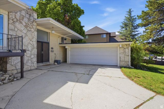 6557 S 2600 E, Cottonwood Heights, UT 84121