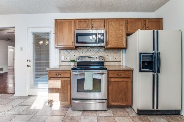 317 N Beltwoods Drive, Desoto, TX 75115