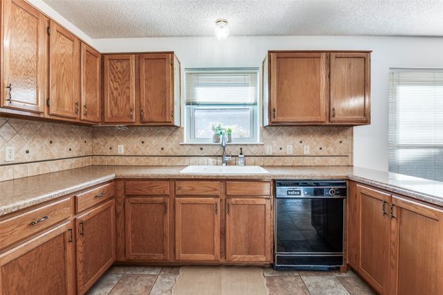 317 N Beltwoods Drive, Desoto, TX 75115