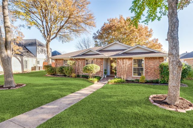 317 N Beltwoods Drive, Desoto, TX 75115