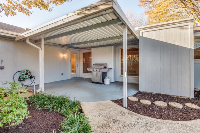 317 N Beltwoods Drive, Desoto, TX 75115