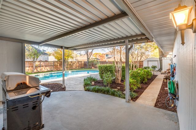 317 N Beltwoods Drive, Desoto, TX 75115