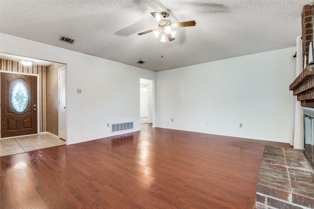 317 N Beltwoods Drive, Desoto, TX 75115