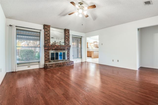 317 N Beltwoods Drive, Desoto, TX 75115