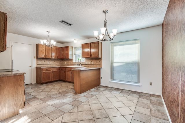 317 N Beltwoods Drive, Desoto, TX 75115