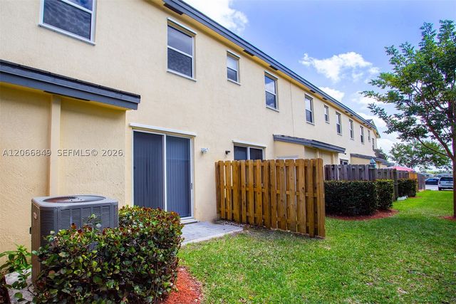 132 SE 28th Pl, Homestead, FL 33033