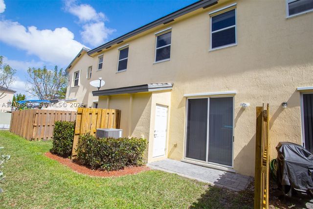 132 SE 28th Pl, Homestead, FL 33033