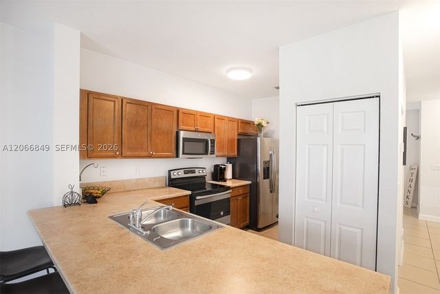 132 SE 28th Pl, Homestead, FL 33033