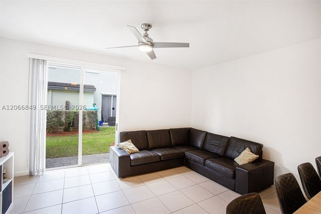 132 SE 28th Pl, Homestead, FL 33033