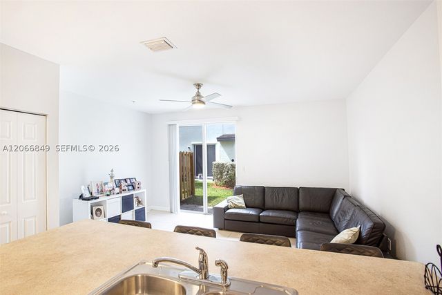 132 SE 28th Pl, Homestead, FL 33033