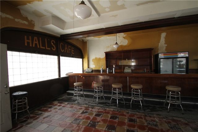 900 Island Ave, Mckees Rocks, PA 15136