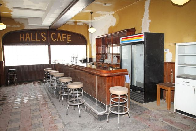 900 Island Ave, Mckees Rocks, PA 15136