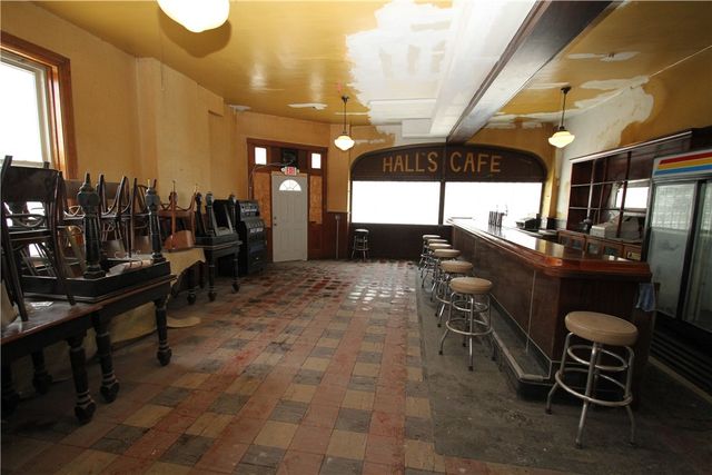 900 Island Ave, Mckees Rocks, PA 15136