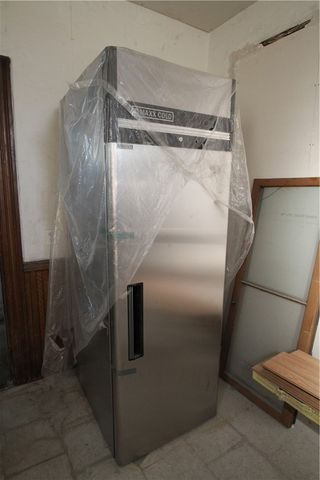 900 Island Ave, Mckees Rocks, PA 15136