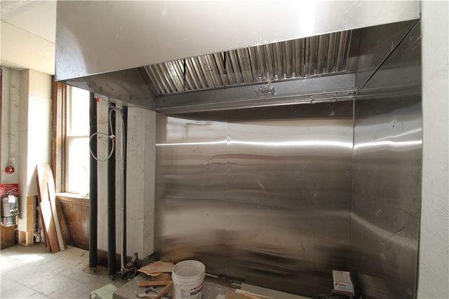 900 Island Ave, Mckees Rocks, PA 15136