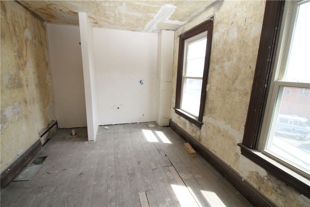 900 Island Ave, Mckees Rocks, PA 15136