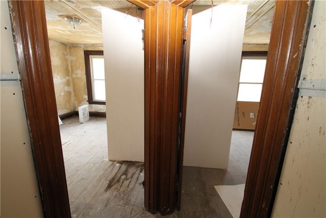 900 Island Ave, Mckees Rocks, PA 15136