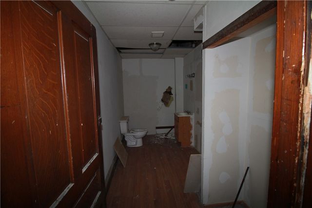 900 Island Ave, Mckees Rocks, PA 15136