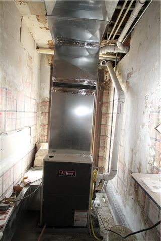 900 Island Ave, Mckees Rocks, PA 15136