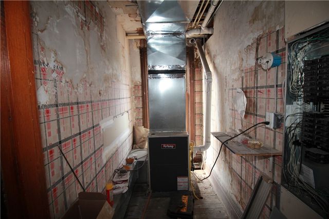 900 Island Ave, Mckees Rocks, PA 15136