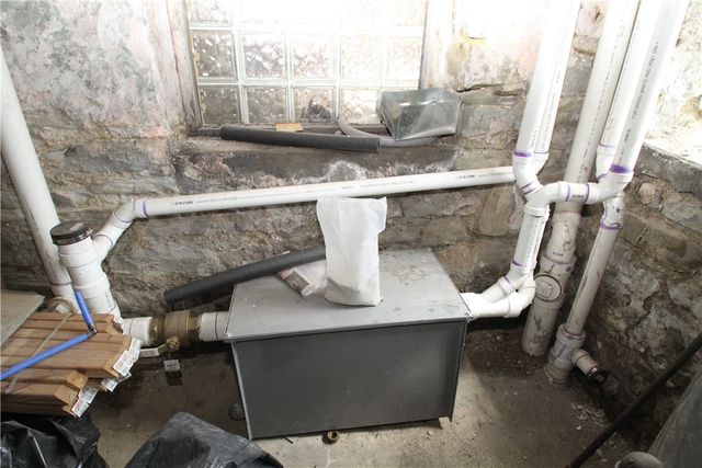 900 Island Ave, Mckees Rocks, PA 15136