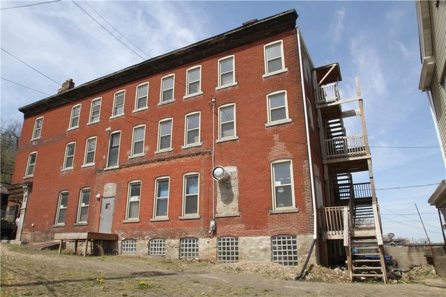 900 Island Ave, Mckees Rocks, PA 15136