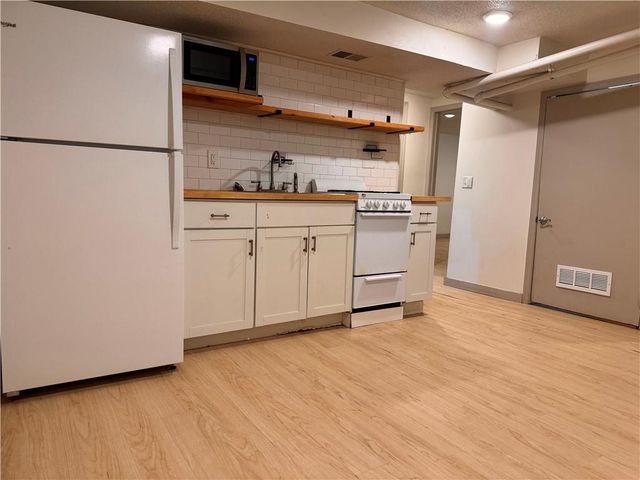 11108 Bennington Avenue, Kansas City, MO 64134
