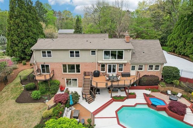 1005 16th Fairway, Sandy Springs, GA 30350