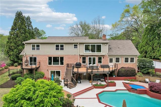 1005 16th Fairway, Sandy Springs, GA 30350