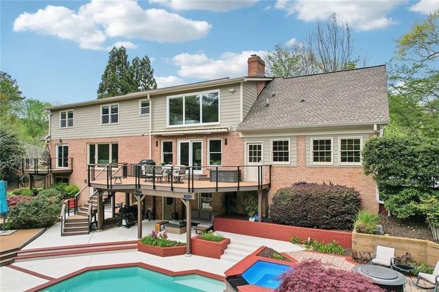 1005 16th Fairway, Sandy Springs, GA 30350