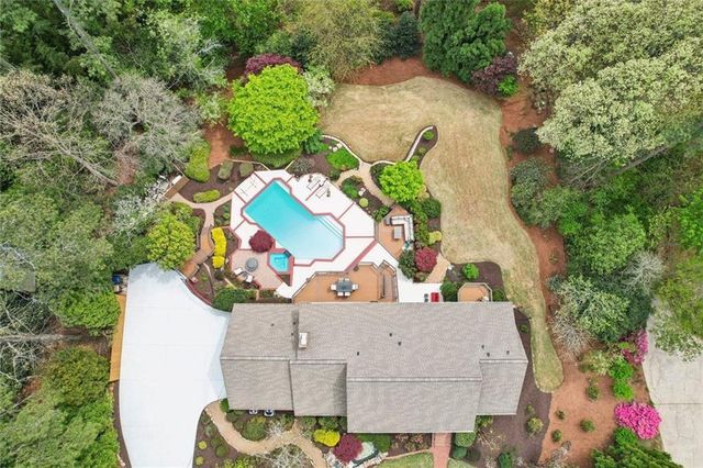 1005 16th Fairway, Sandy Springs, GA 30350