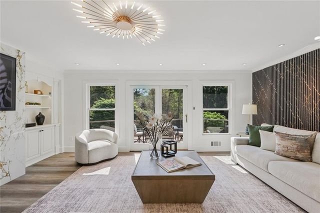 1005 16th Fairway, Sandy Springs, GA 30350