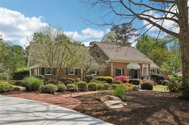 1005 16th Fairway, Sandy Springs, GA 30350