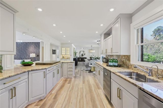 1005 16th Fairway, Sandy Springs, GA 30350