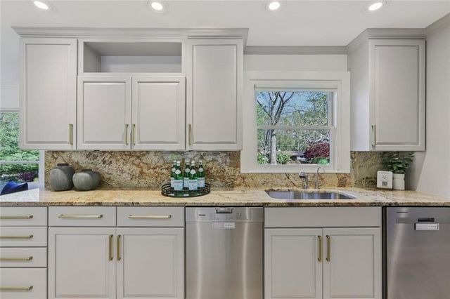 1005 16th Fairway, Sandy Springs, GA 30350