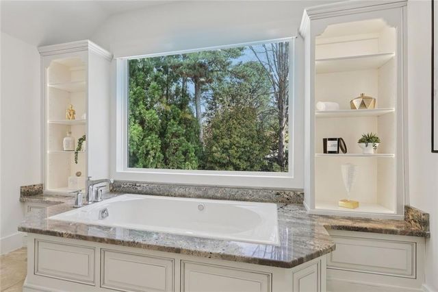 1005 16th Fairway, Sandy Springs, GA 30350