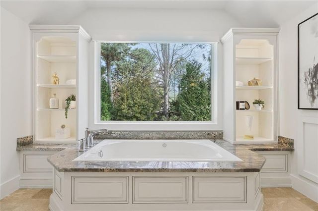 1005 16th Fairway, Sandy Springs, GA 30350