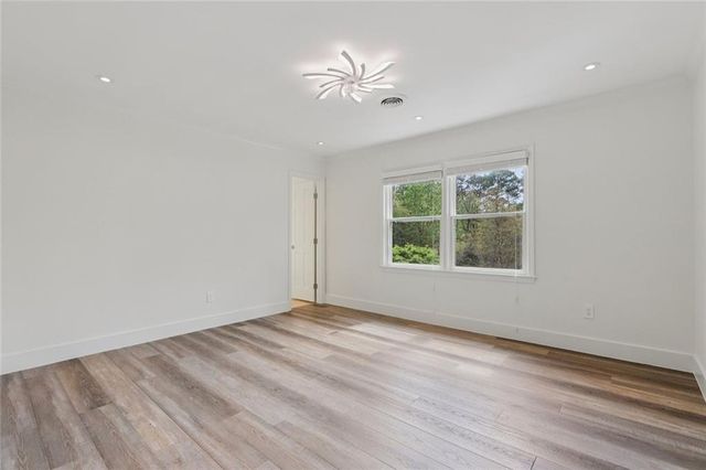 1005 16th Fairway, Sandy Springs, GA 30350