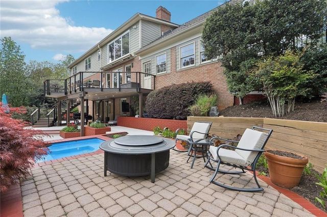 1005 16th Fairway, Sandy Springs, GA 30350