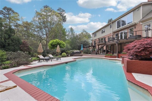 1005 16th Fairway, Sandy Springs, GA 30350