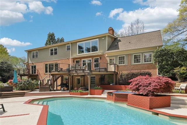 1005 16th Fairway, Sandy Springs, GA 30350