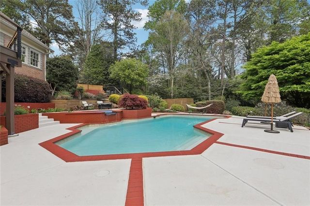 1005 16th Fairway, Sandy Springs, GA 30350