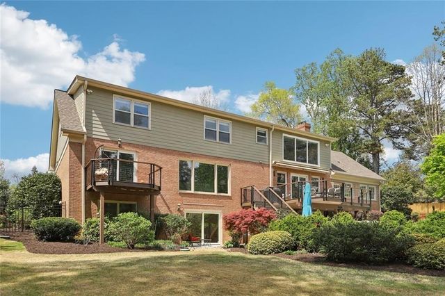 1005 16th Fairway, Sandy Springs, GA 30350