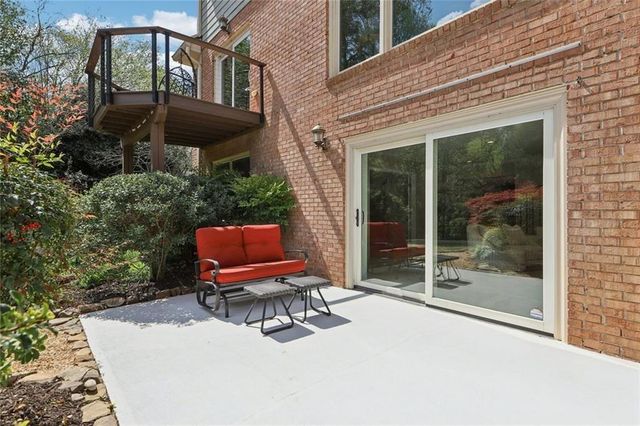 1005 16th Fairway, Sandy Springs, GA 30350